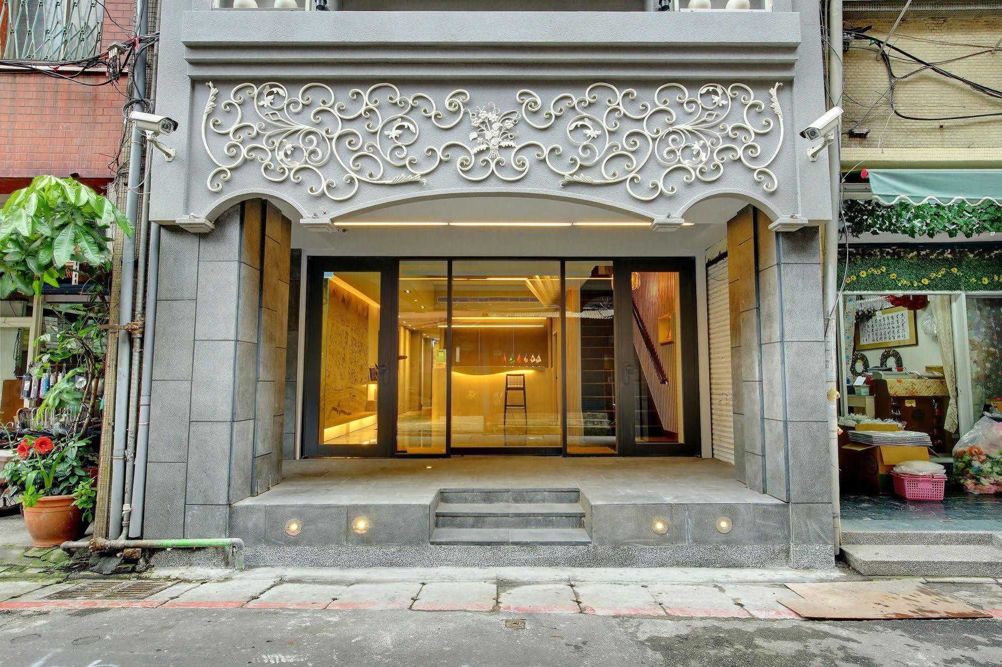 bahay-panuluyan Bayman